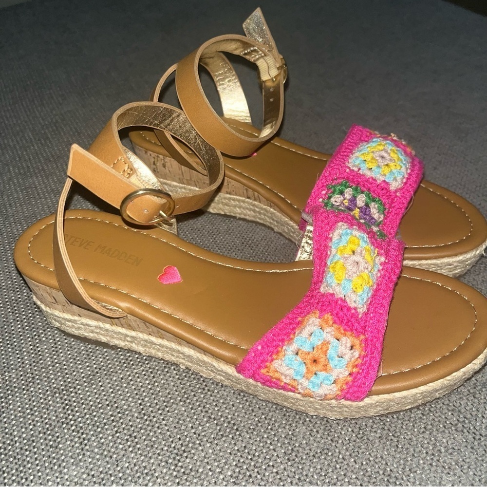Steve Madden crochet pink sandals, ankle strap, wedge heel, kids size 2 & 3